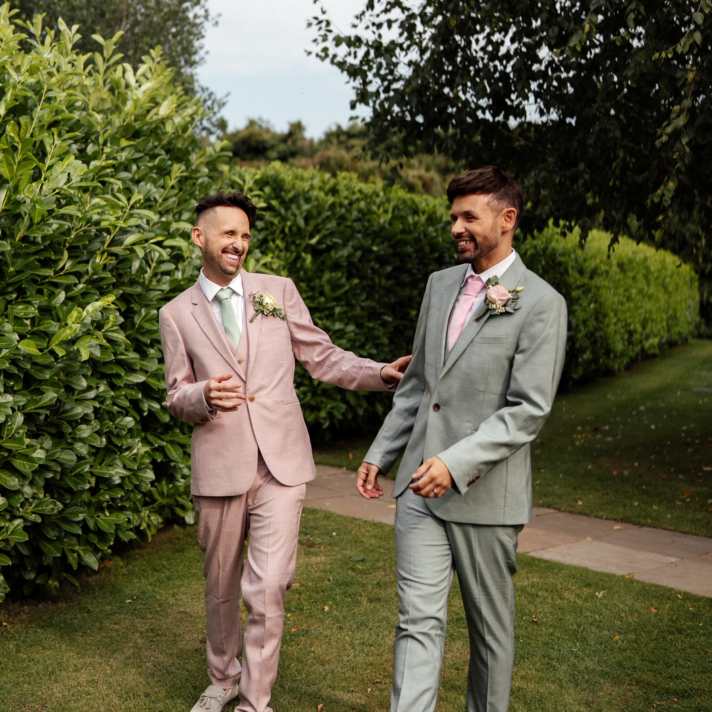 Wedding couple portrait at Dulwich venue - follow @thelucks.photography on Instagram